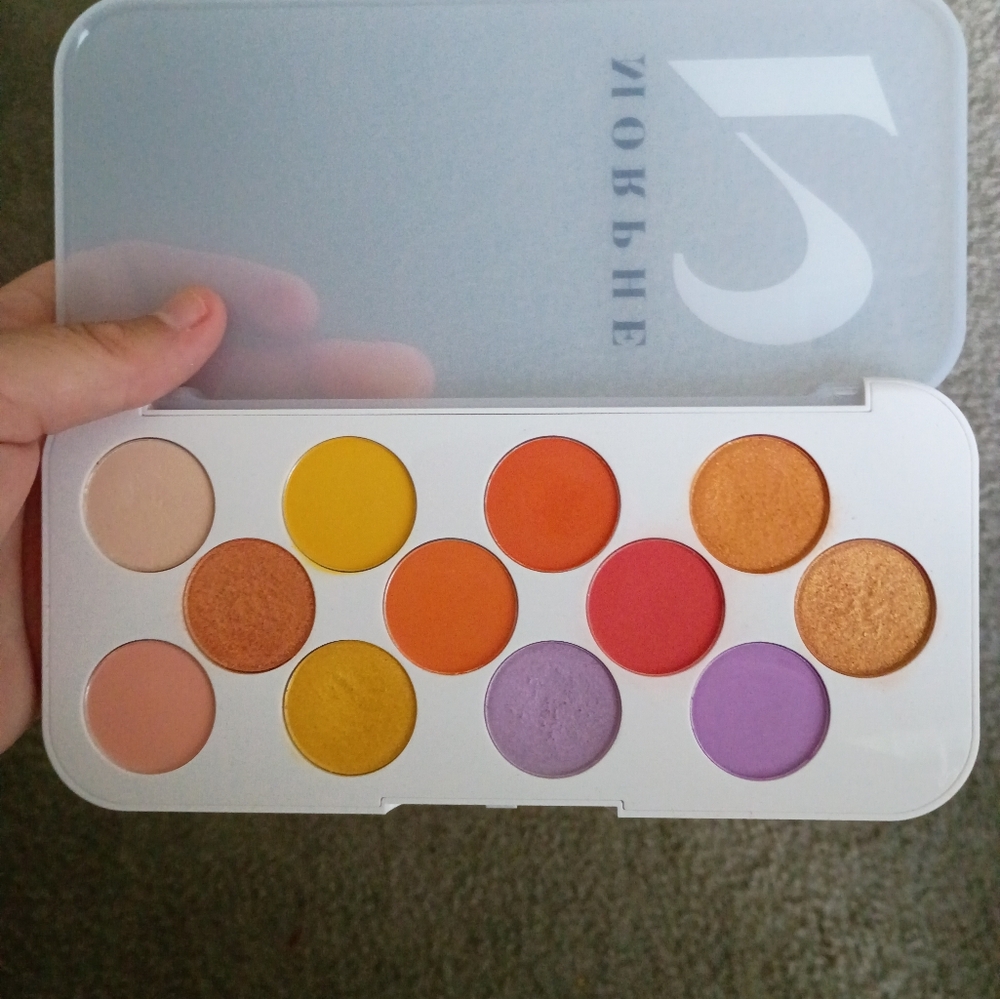 Morphe 2 Eyeshadow Palette (Social Butterfly)